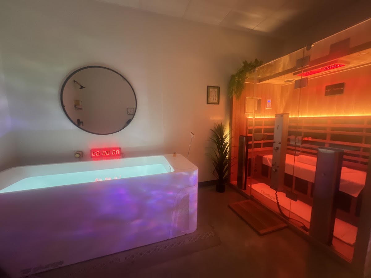 C-Suites: Sauna and Plunge - Photo 2