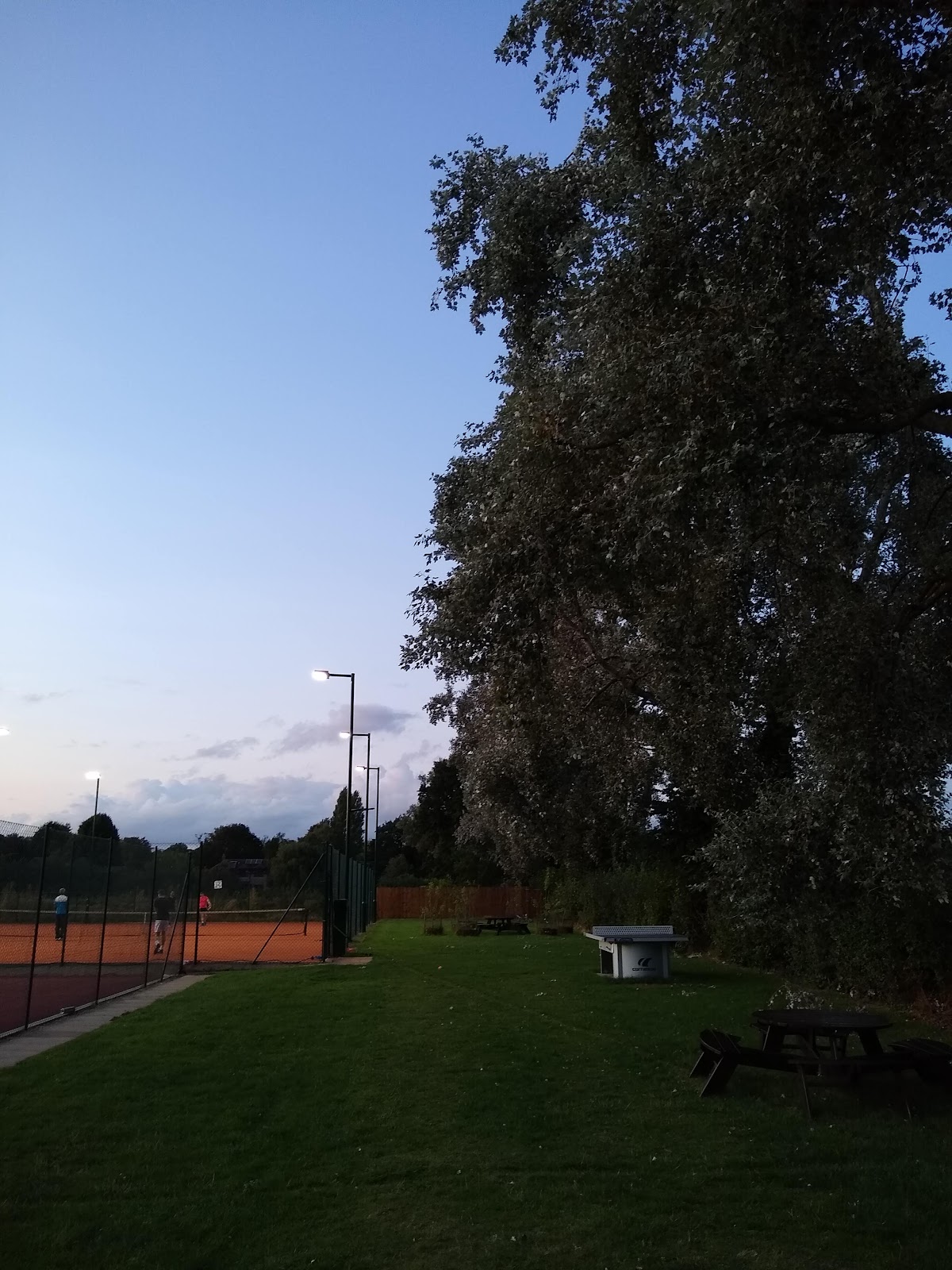 Cambridge Lawn Tennis Club - Photo 2