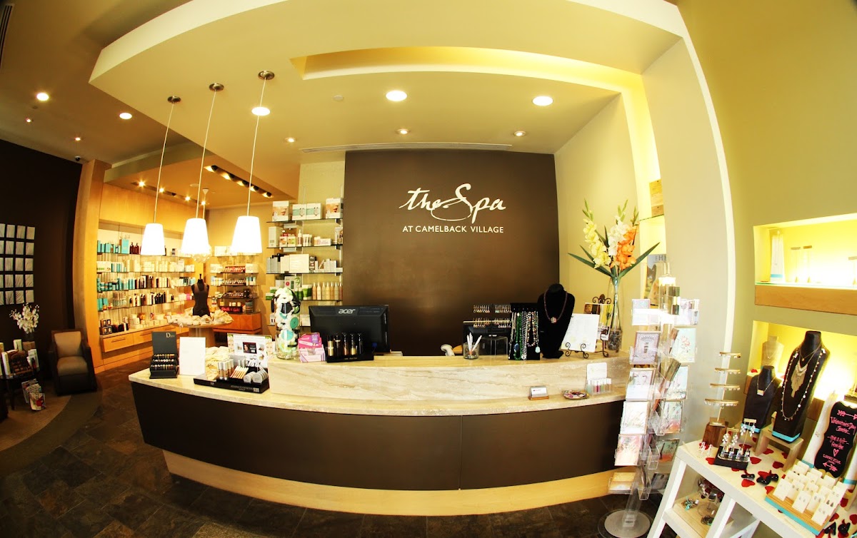 Camelback Village Racquet & Health Club - Photo 2