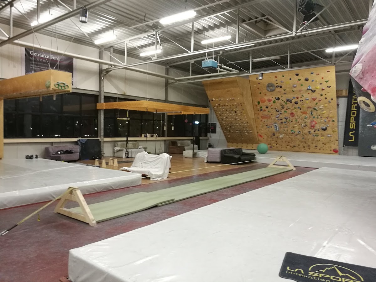 CAMPUS Boulderhalle - Photo 3