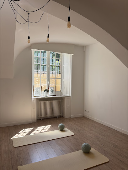 Caroline Sourya - Professeure de Pilates - 7 Avril Pilates - Photo principale