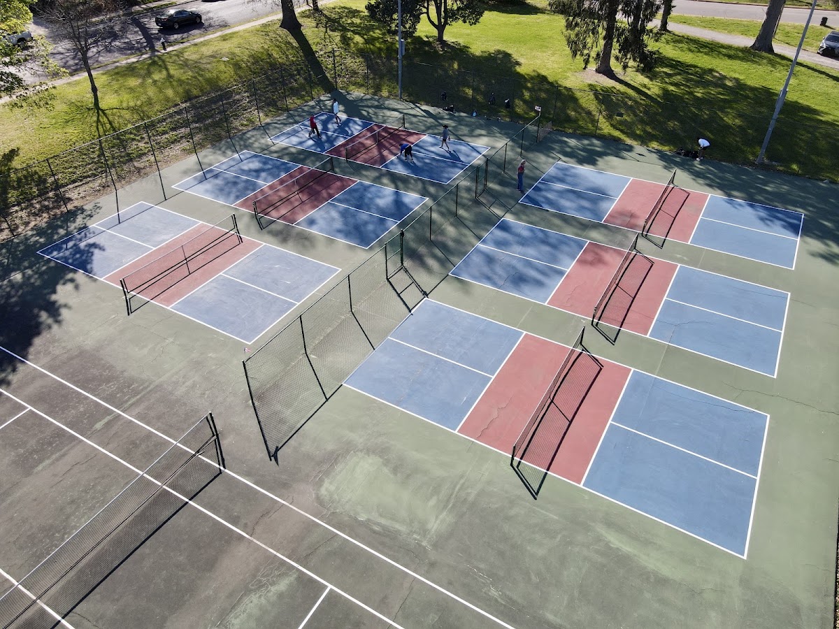 Carondelet Tennis Courts - Photo 1