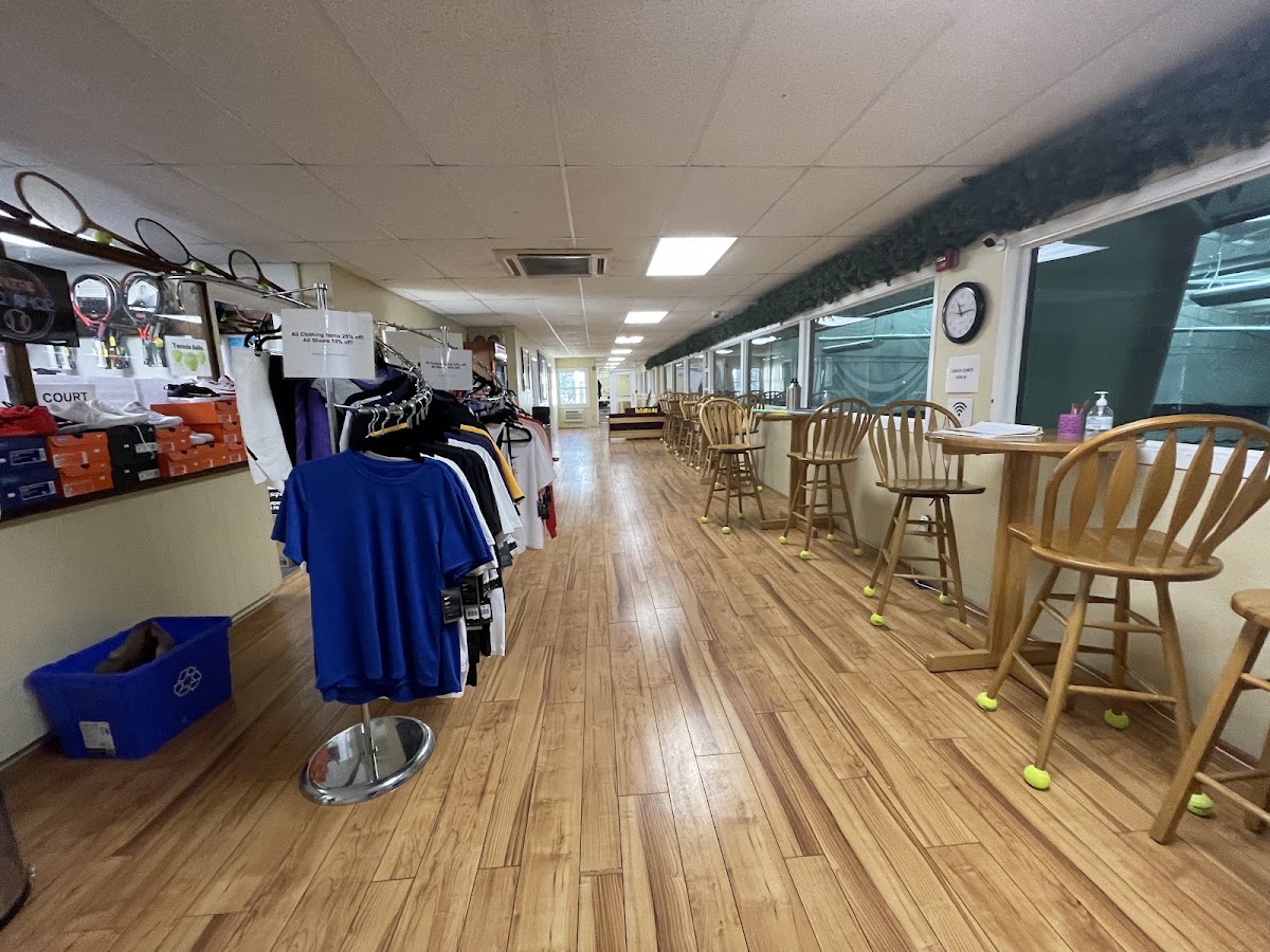 Centre Court Tennis Club - Photo 2