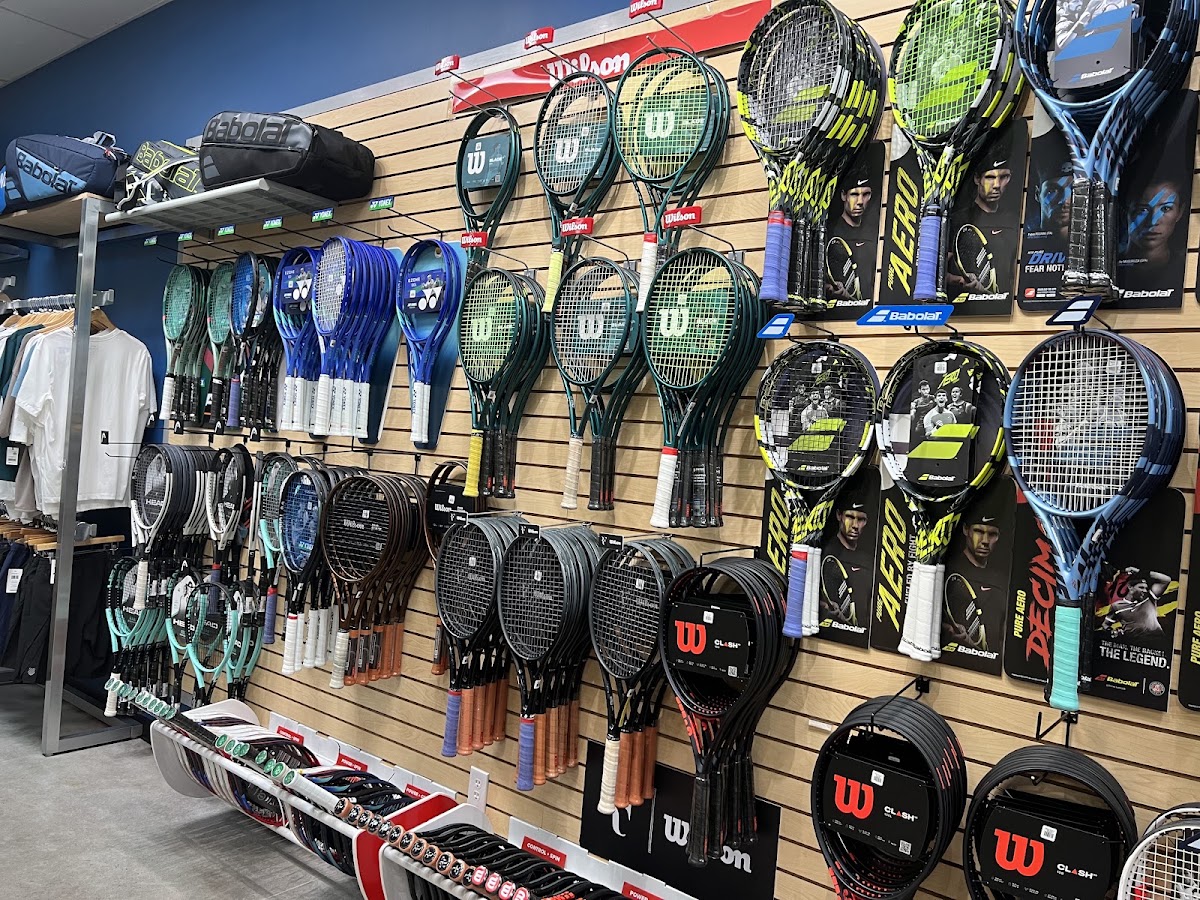 Centre Court Tennis - Photo 2