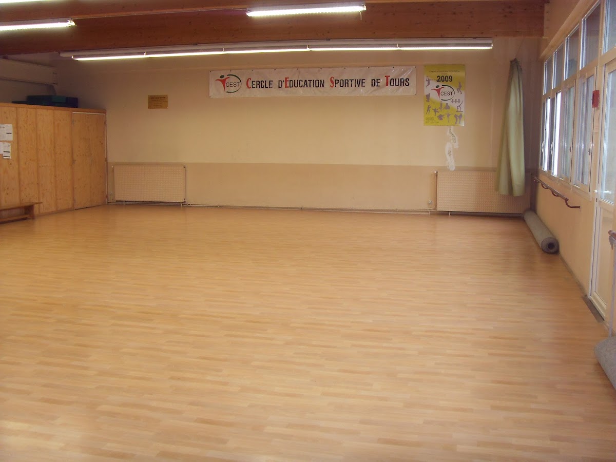 Cercle d'Education Sportive de Tours - Photo 2