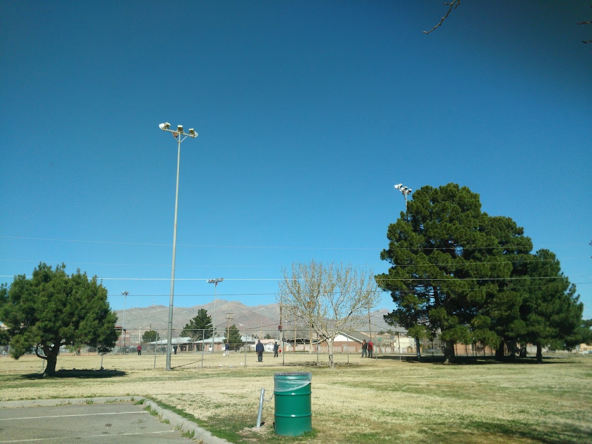 Chalio Acosta Sports Center - Photo 2