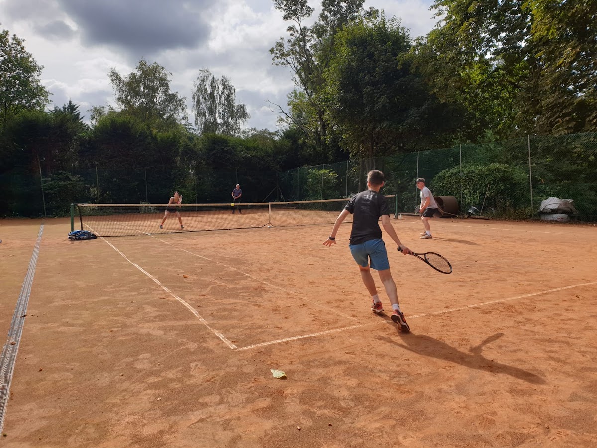 Chantry Tennis Club - Photo 2