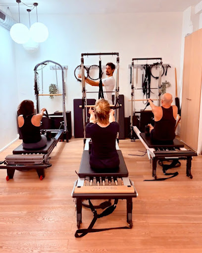 CHAPS la Salle à Paris, centre Pilates Yoga Gyrotonic© Barre au sol