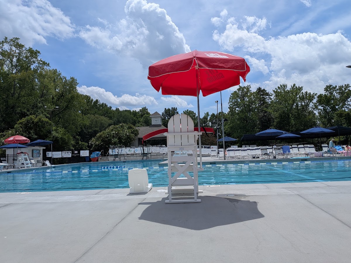 Charlotte Swim & Racquet Club - Photo 1