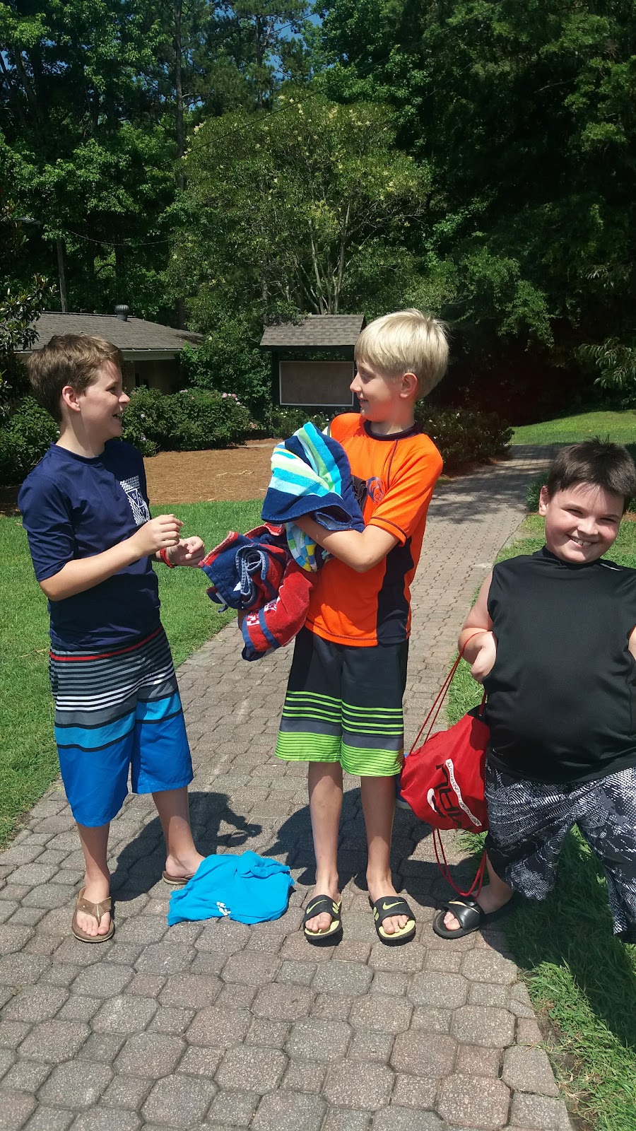 Charlotte Swim & Racquet Club - Photo 2