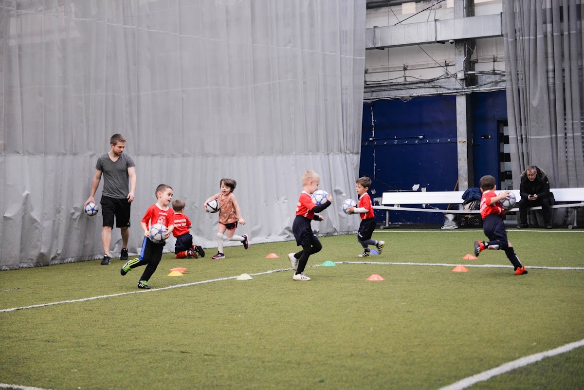 Chernomorets Soccer School - Photo 1