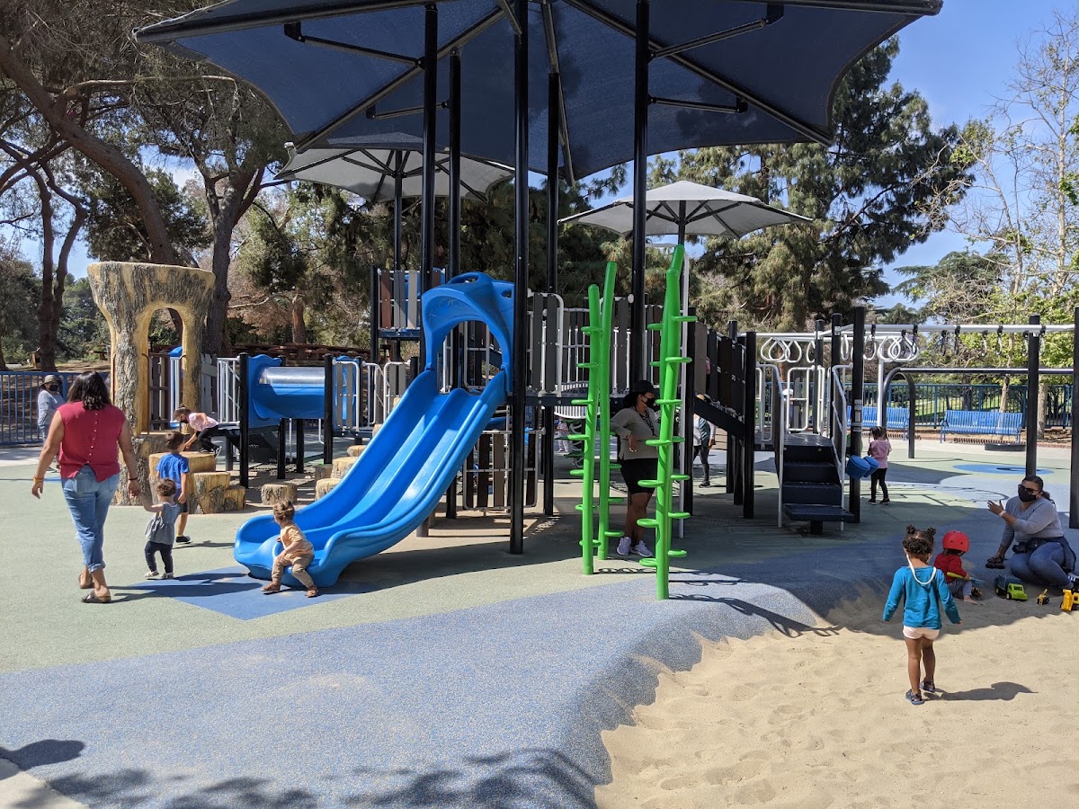 Cheviot Hills Recreation Center - Photo 2