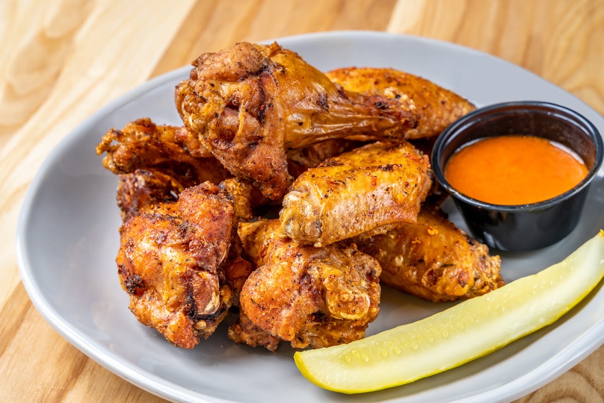 Chicken N Pickle - North Kansas City - Photo 2