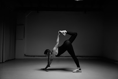 Claire Collet - Shut Up And Breathe Yoga - Paris - Photo principale