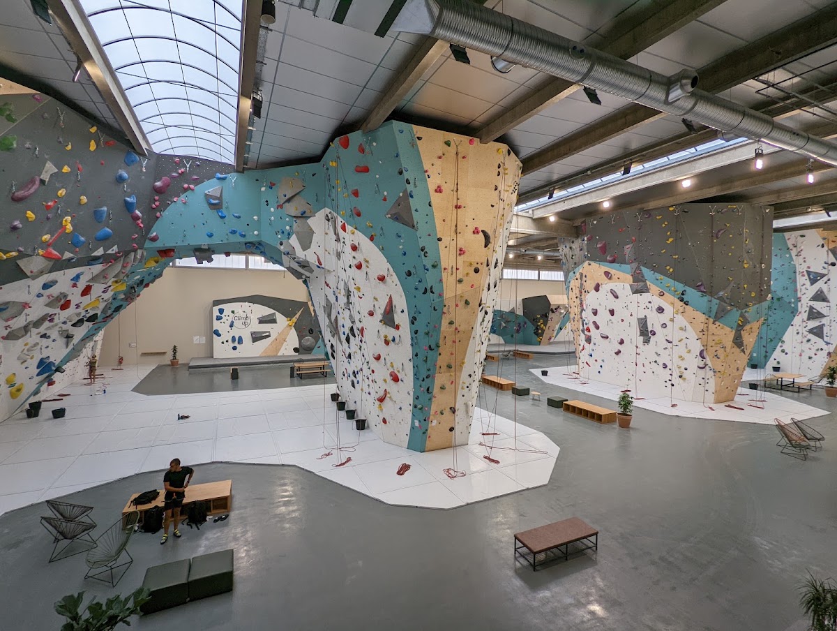Climb Up Aubervilliers - Photo 2