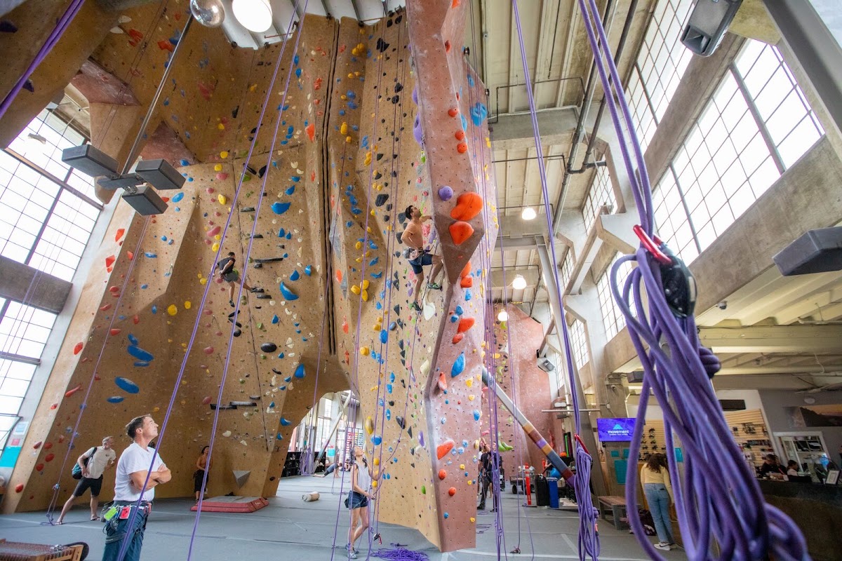 Climbing Yoga Fitness - Photo 2