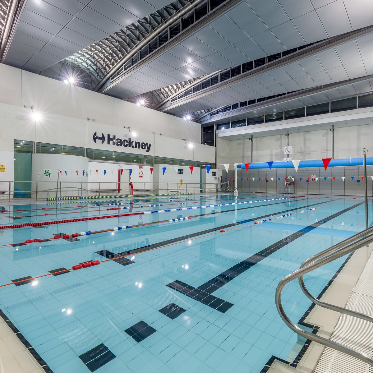 Clissold Leisure Centre - Photo 2