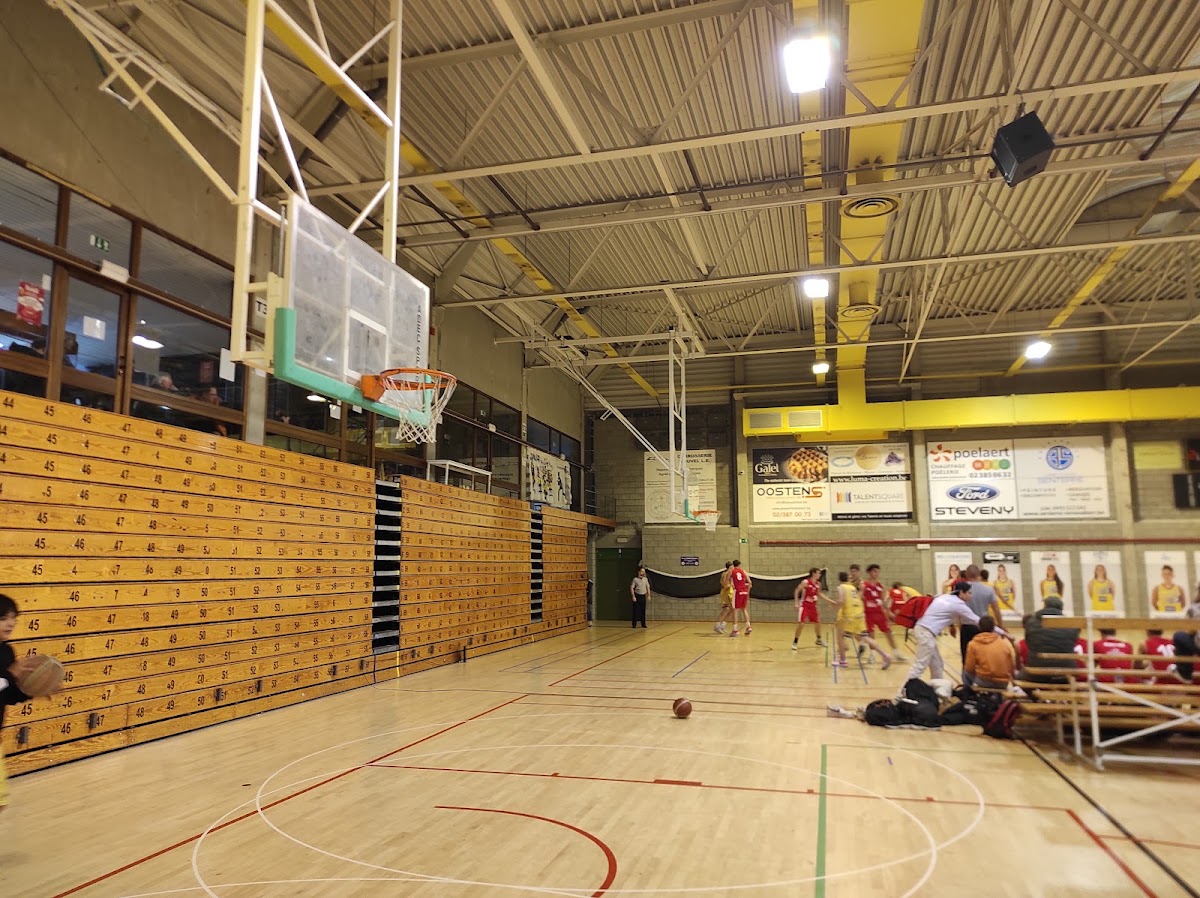 Complexe Sportif Gaston Reiff - Photo 3
