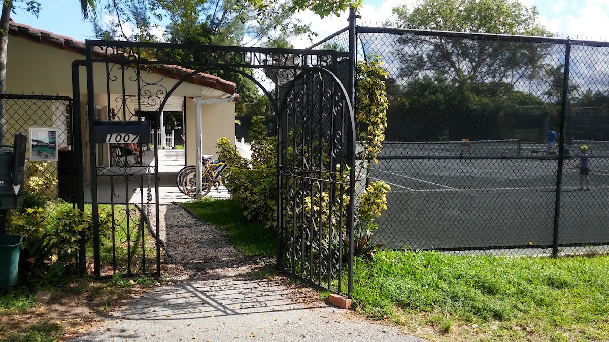 Coral Gables Athletic Club tennis courts - Photo 2