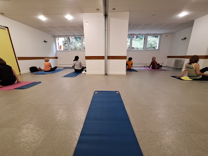 Corps Explore - Cours et stages de Hâtha Yoga à Vincennes