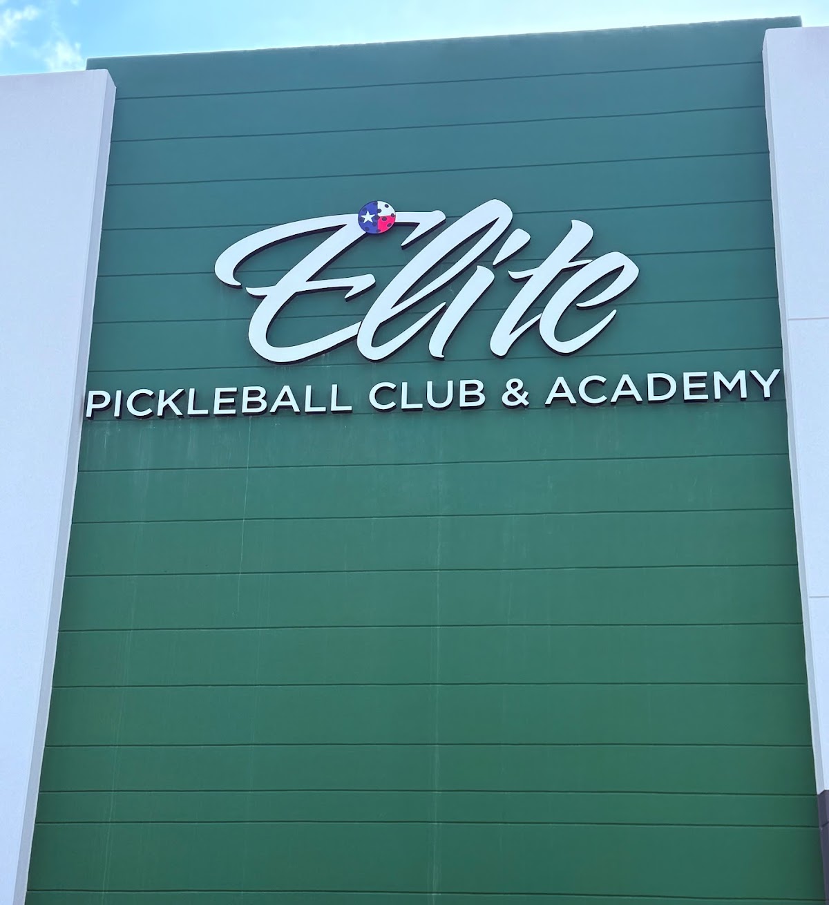 Courtside Pickleball Club - Photo 3