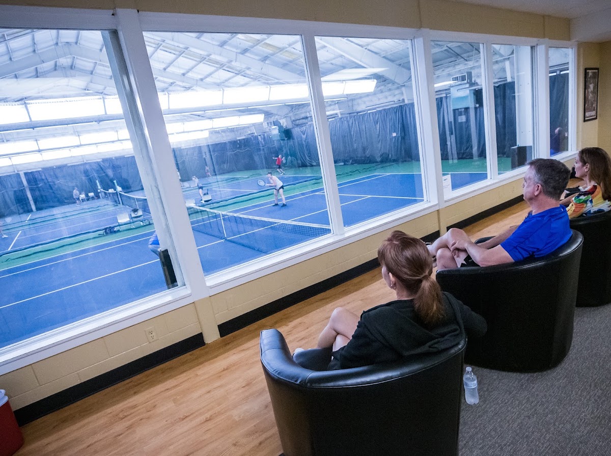 Courtside West Racquet & Fitness - Photo 1