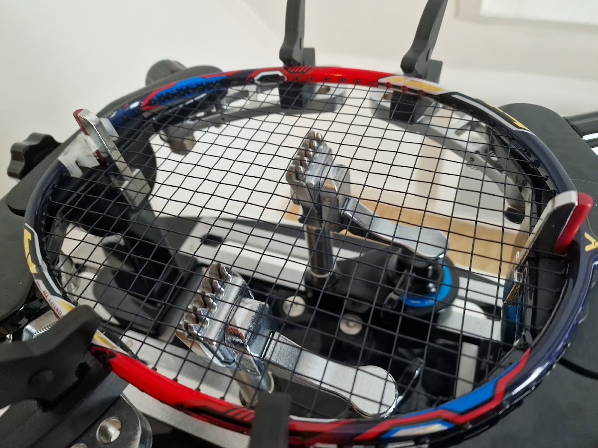 Courtsupport - Besaitungsservice für Badminton und Racketsports