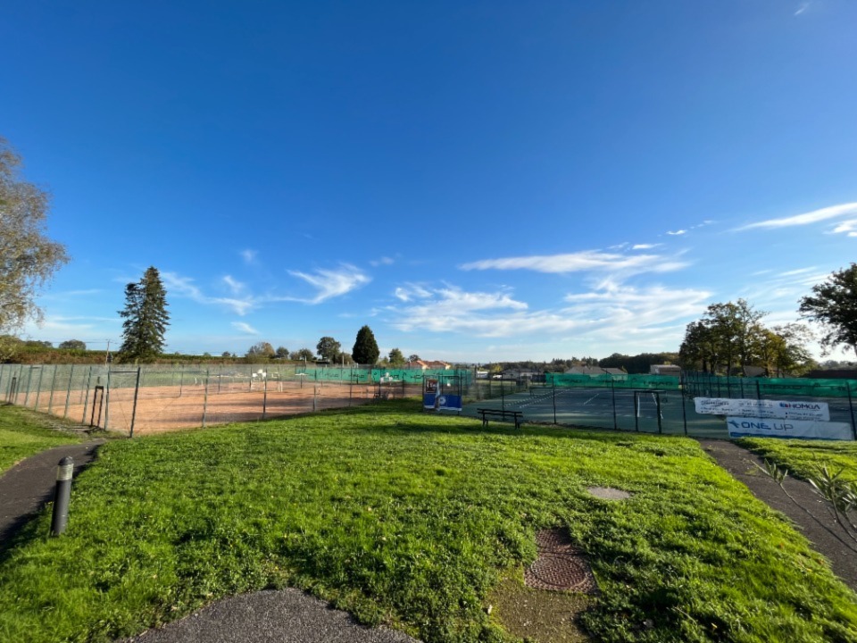 Couzeix Country Club Tennis / Squash - Photo 2