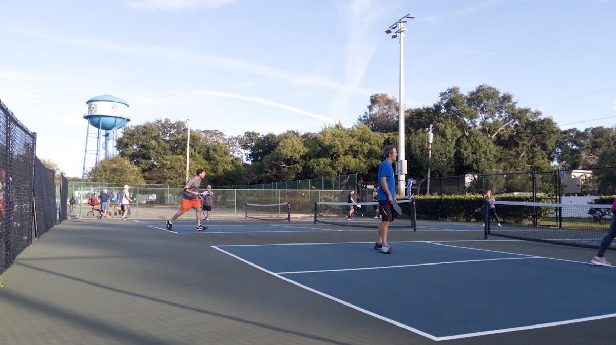 Crescent lake Pickle Ball courts - Photo 1