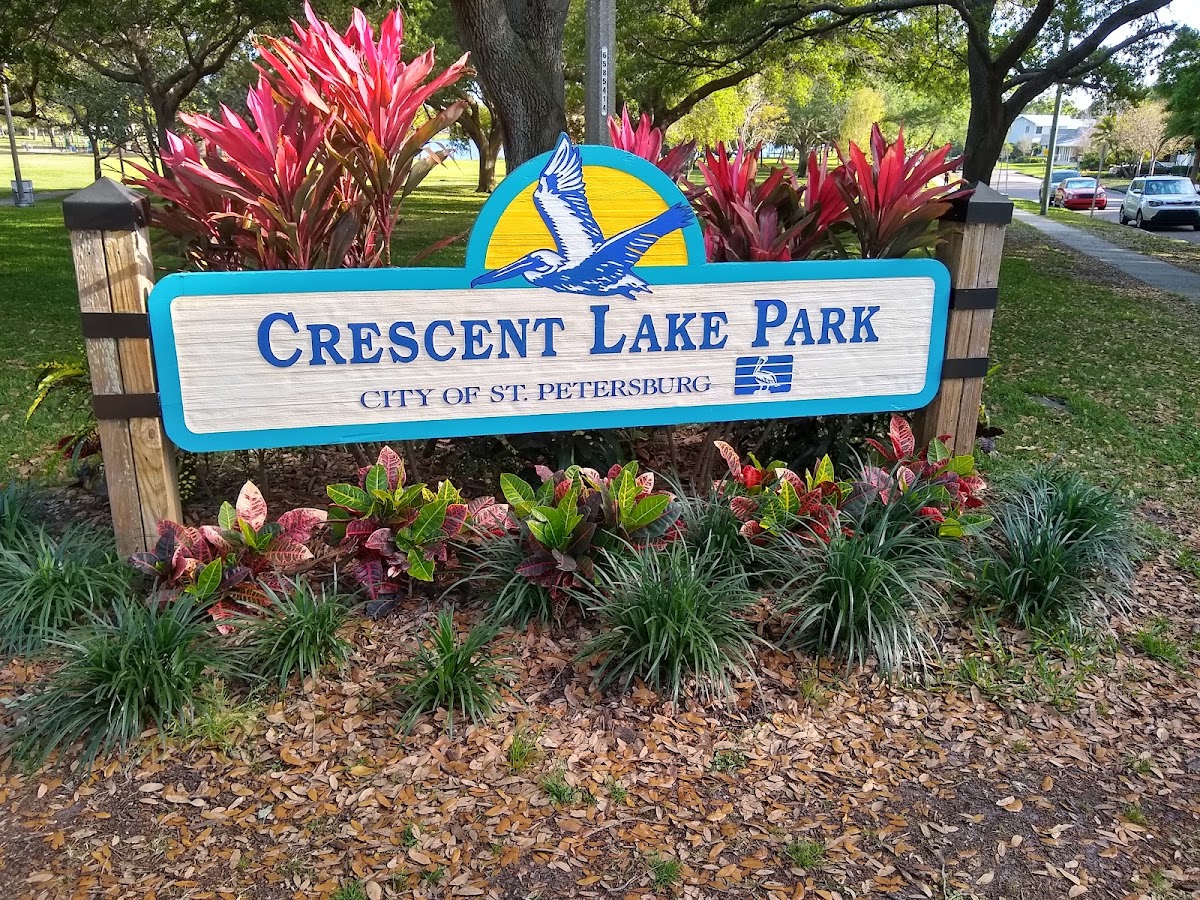 Crescent Lake tennis courts - Photo 2
