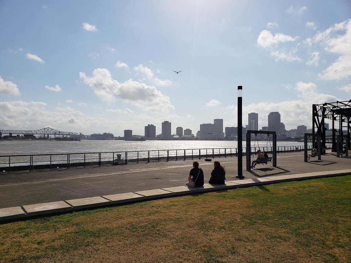 Crescent Park - Photo 3