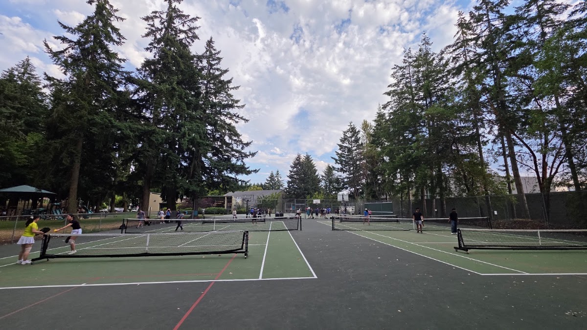 Crossroads Park Pickleball and Tennis Courts - Photo 2