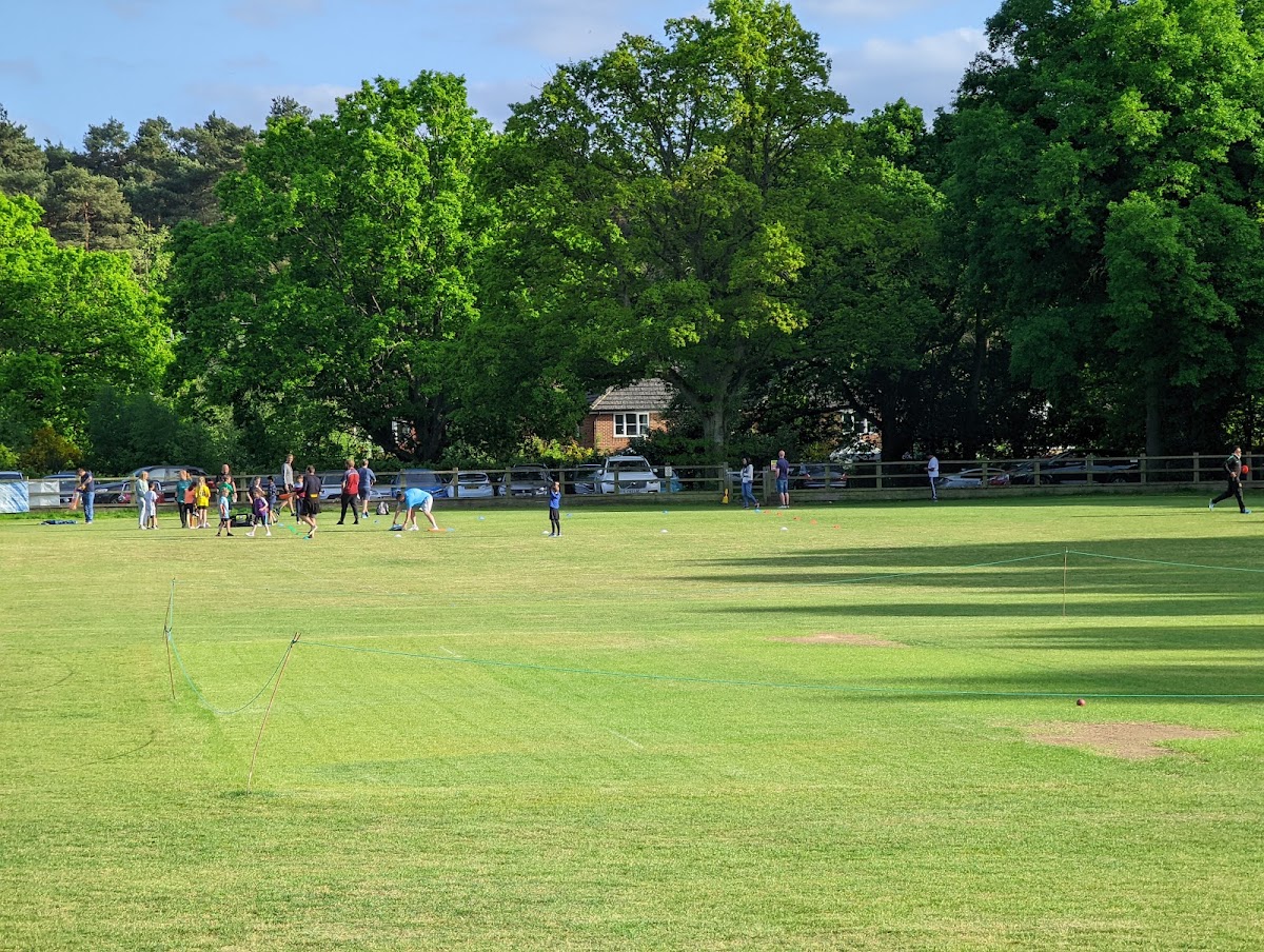 Crowthorne Tennis Club - Photo 1
