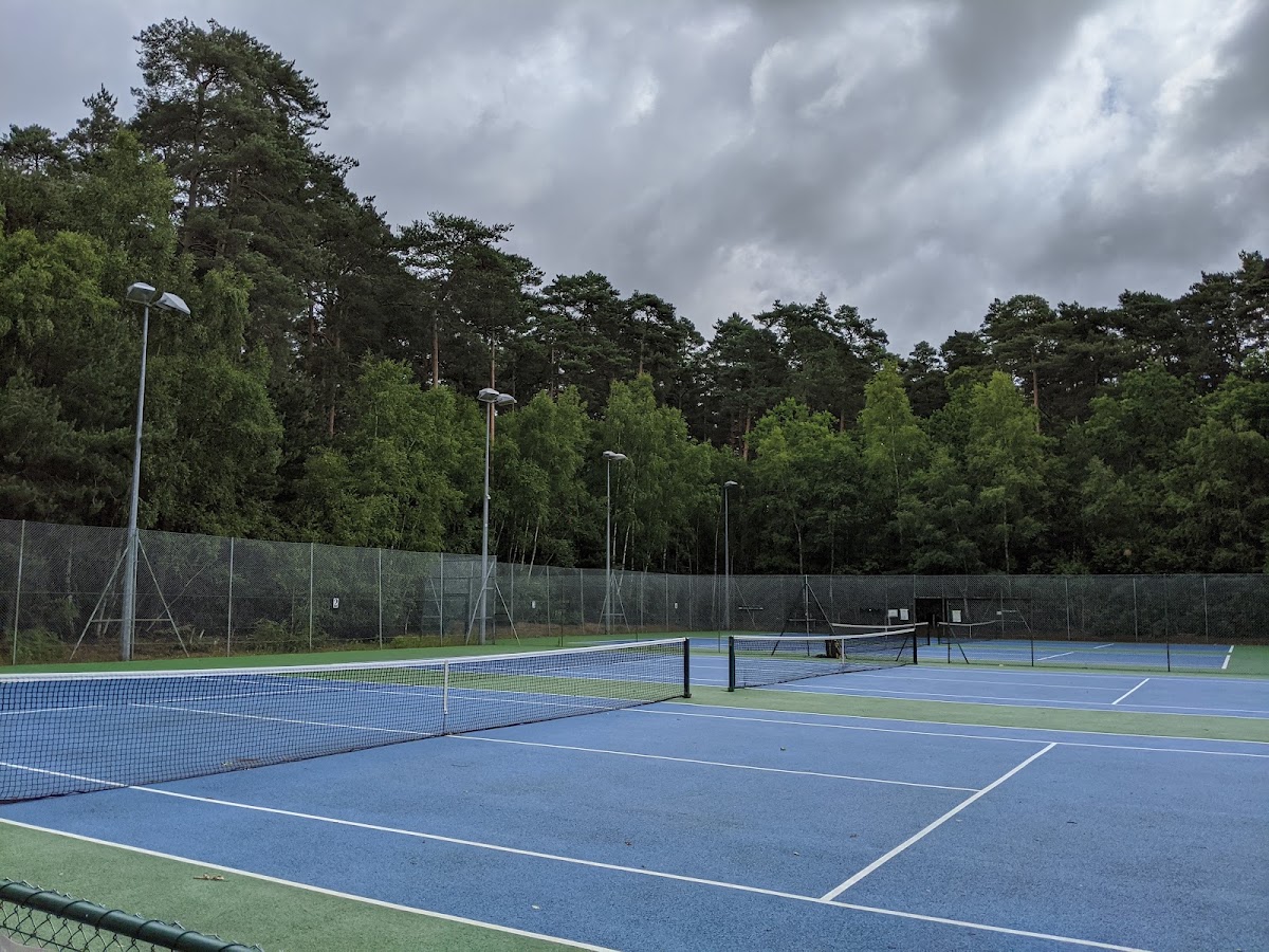 Crowthorne Tennis Club - Photo 2
