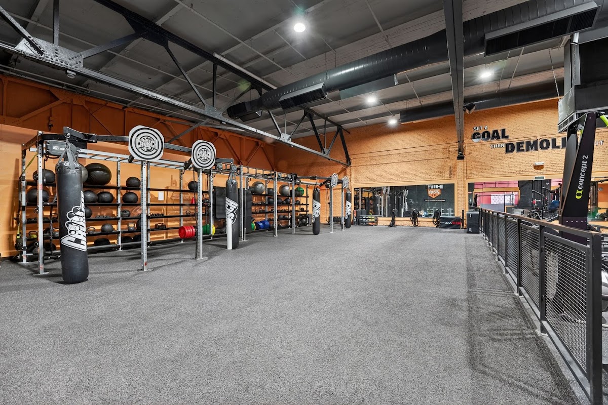 Crunch Fitness - Allston - Photo 3