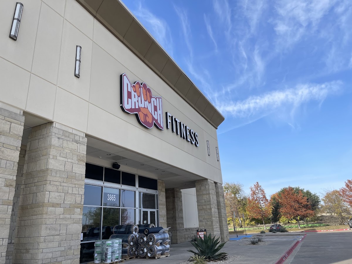 Crunch Fitness - Frisco - Photo 3