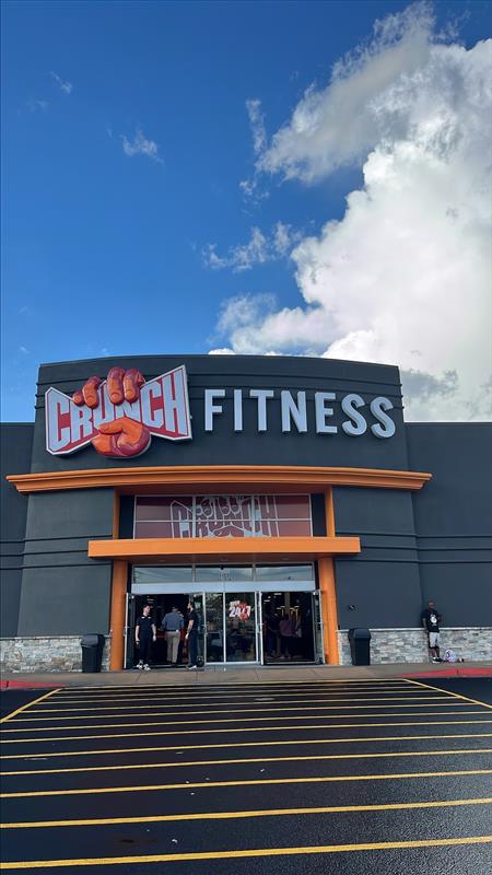 Crunch Fitness - Tulsa Midtown - Photo 1