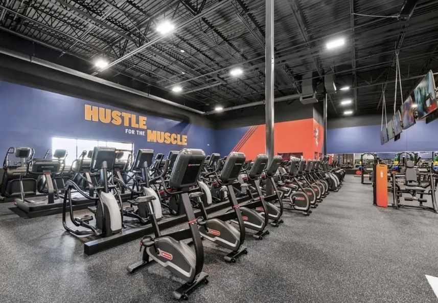 Crunch Fitness - Tulsa Midtown - Photo 2