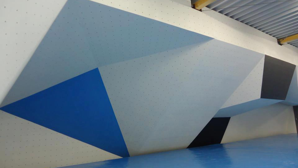 Crux Bouldergym - Photo 1