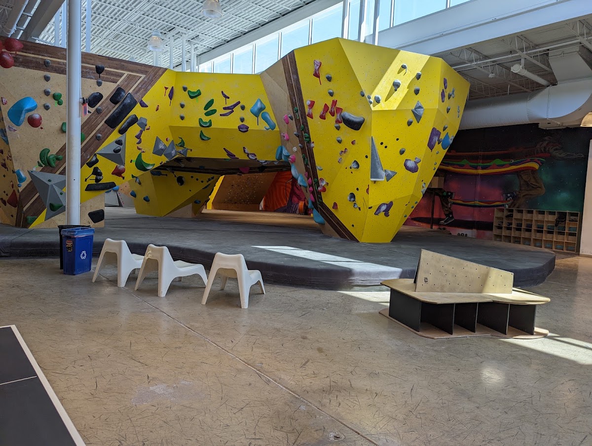Crux Climbing Center Central - Yoga & Fitness - Photo 2