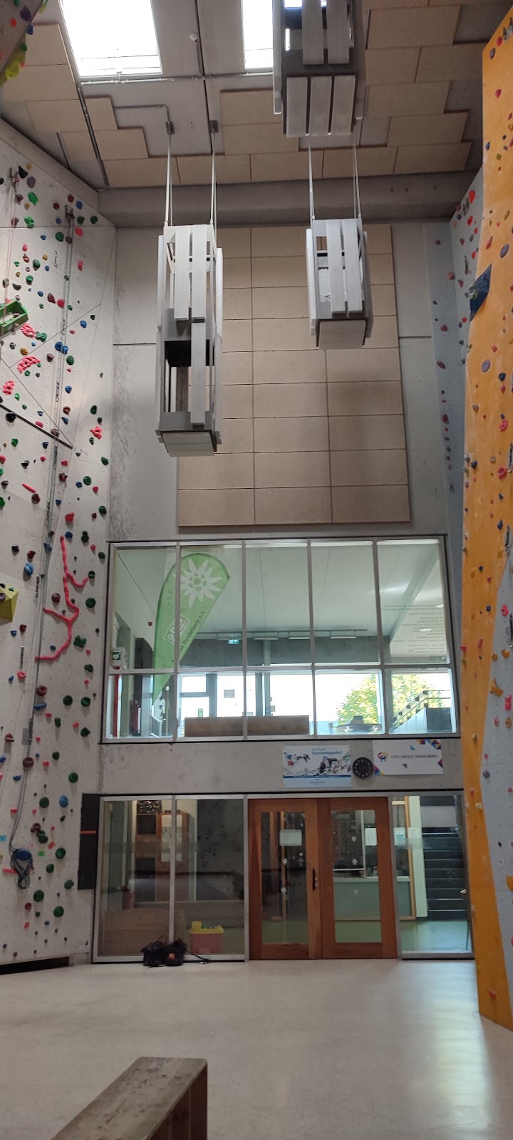 DAV-Kletter- und Boulderzentrum - Photo 2