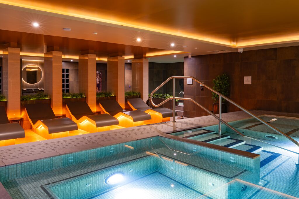 David Lloyd Gloucester - Photo 1