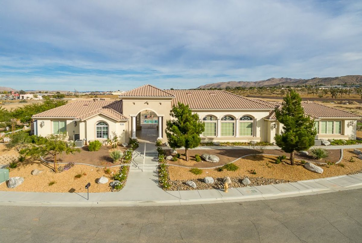 Desert Vista Community Center - Photo 1