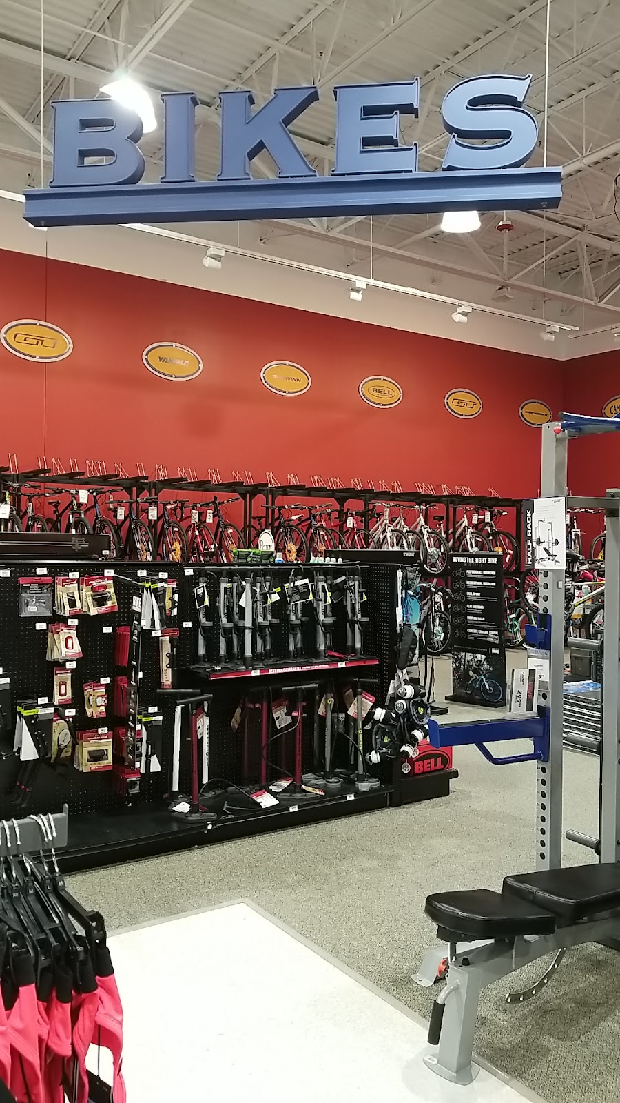 DICK'S House of Sport - Photo 2