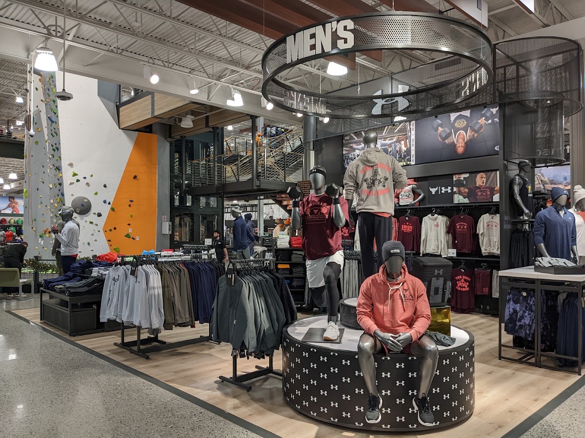 DICK'S House of Sport - Photo 3