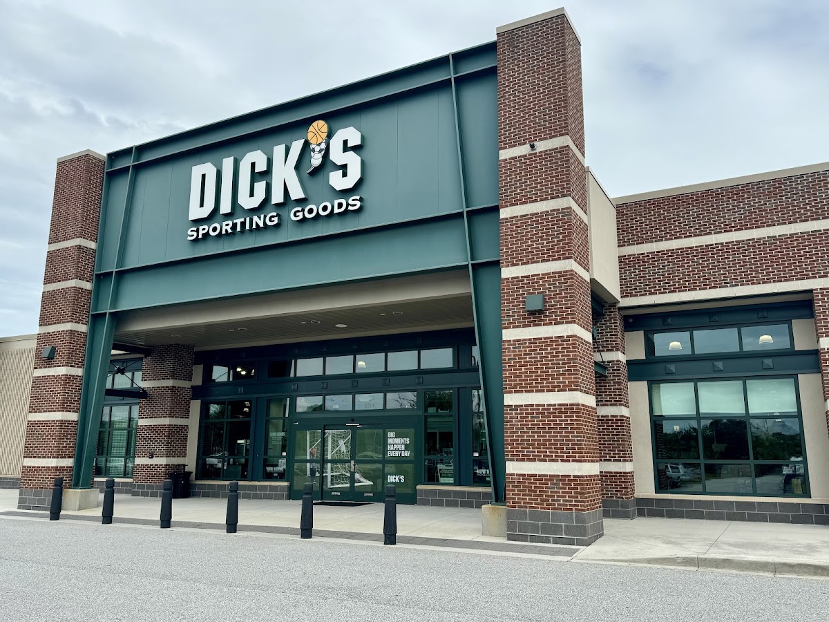 DICK'S Sporting Goods - Photo 1