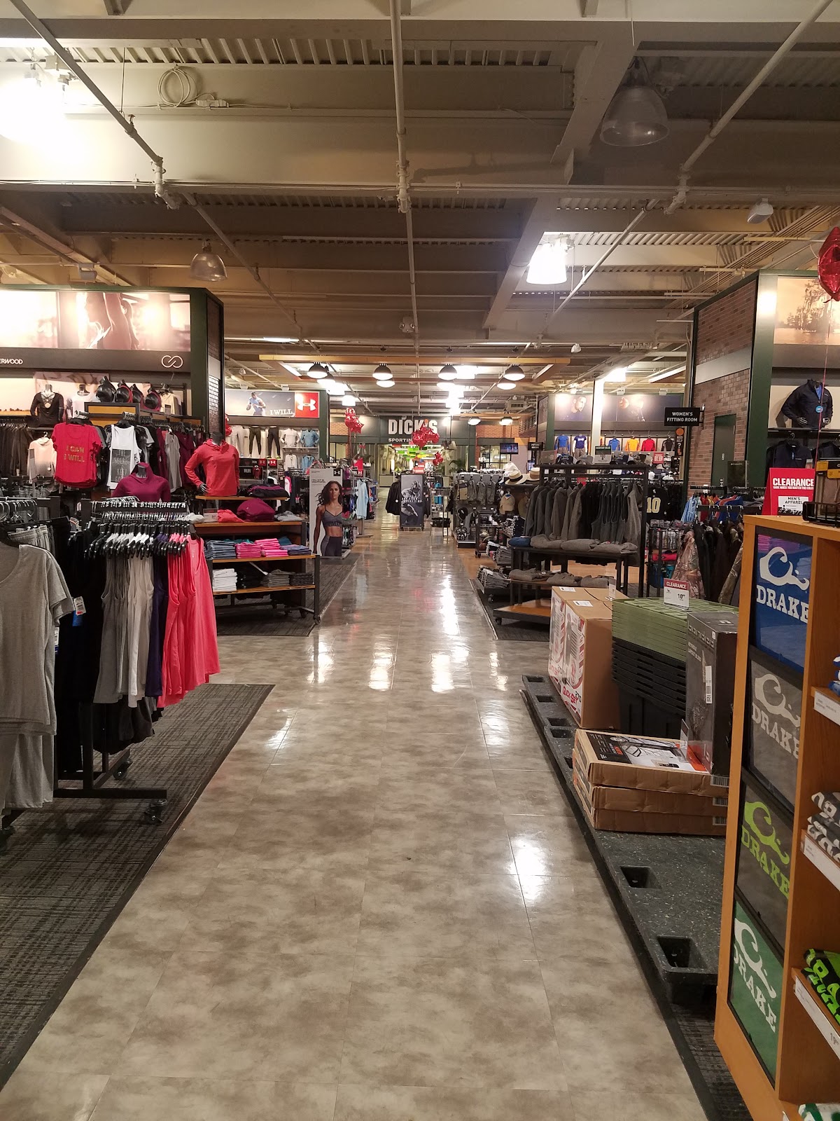 DICK'S Sporting Goods - Photo 3