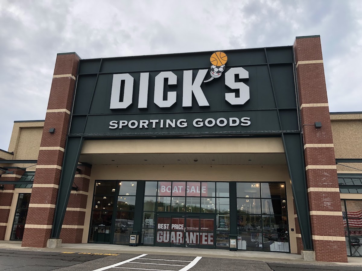 DICK'S Sporting Goods - Photo 1