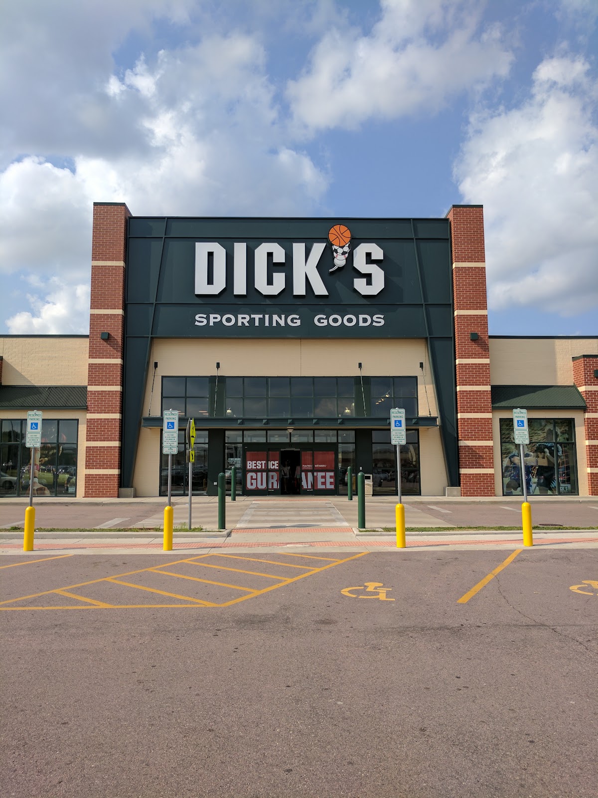 DICK'S Sporting Goods - Photo 1