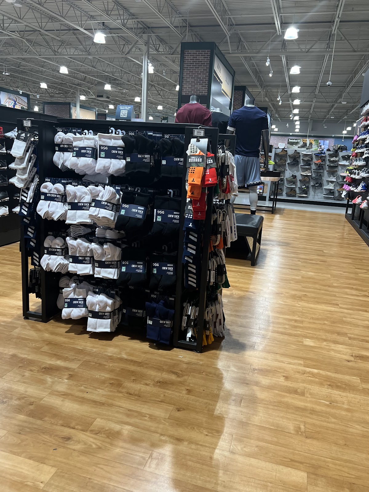 DICK'S Sporting Goods - Photo 3